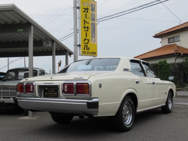 いつかはクラウン　そう思わせる憧れの車でした　憧れていた貴方　その思いを今かなえてください　新しい世代の貴方　いつかでなく今乗ってください