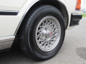 ホイールは懐かしのブリジストンＺＯＮＡメッシュ　タイヤサイズは１９５／７０Ｒ１４