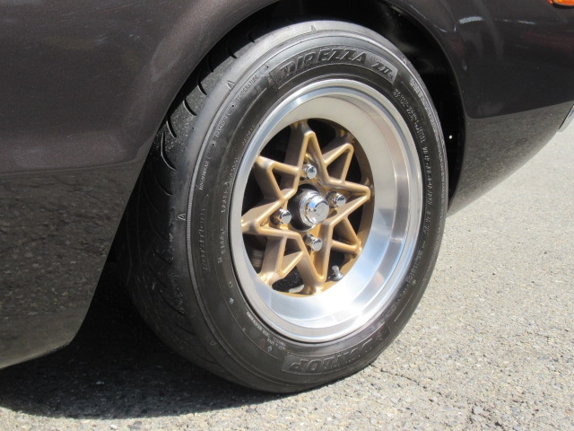 ホイールは当時ものテクノレーシング１４インチ　リムポリッシュ仕上げ