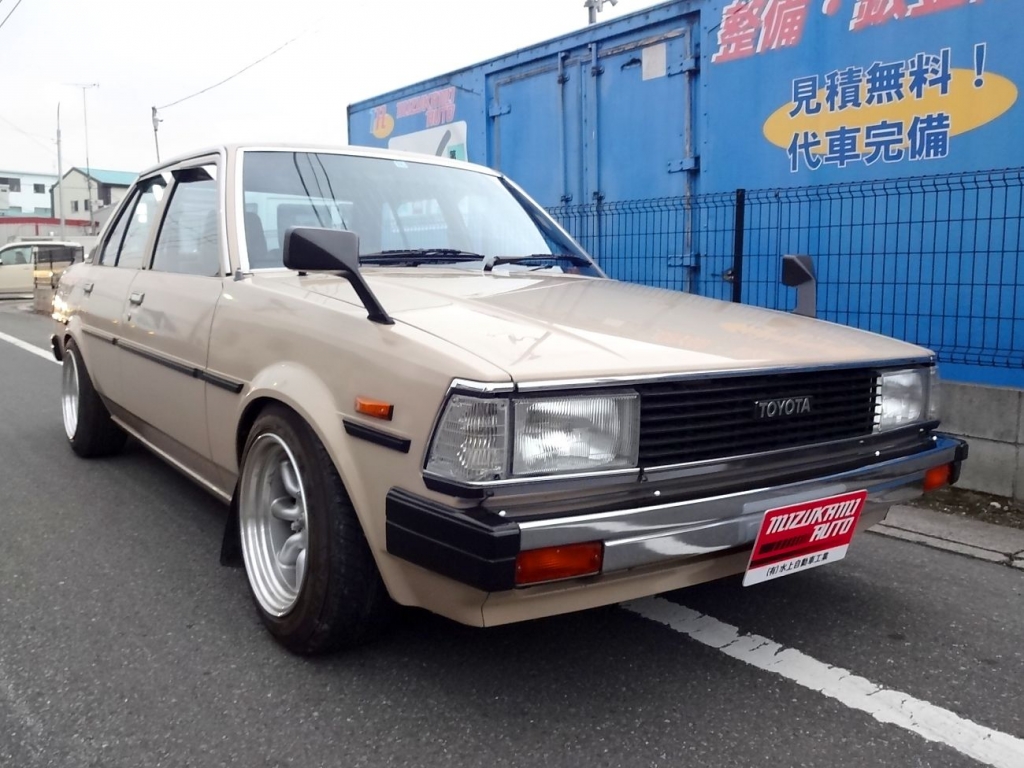 旧車探し旧車選びなら 特選 旧車情報 トヨタ カローラ